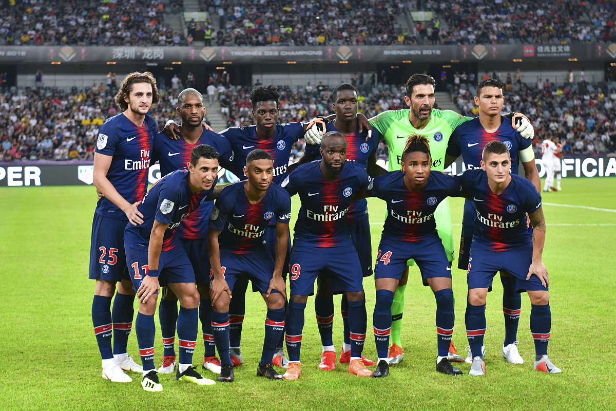 mk体育官网入口-巴黎圣日耳曼训练开放日，关键时刻迎来里程碑引欢呼，德甲在即，团队化学反应显著